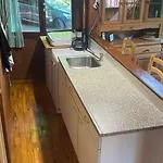 Ortho Hideaway With Garden *