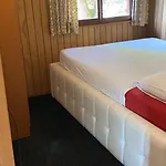 בקתה Ortho Hideaway With Garden