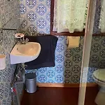 בקתה Ortho Hideaway With Garden *